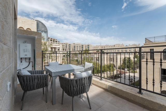 Front Of The Old City In Jerusalem - Luxurious Residence Bilik gambar